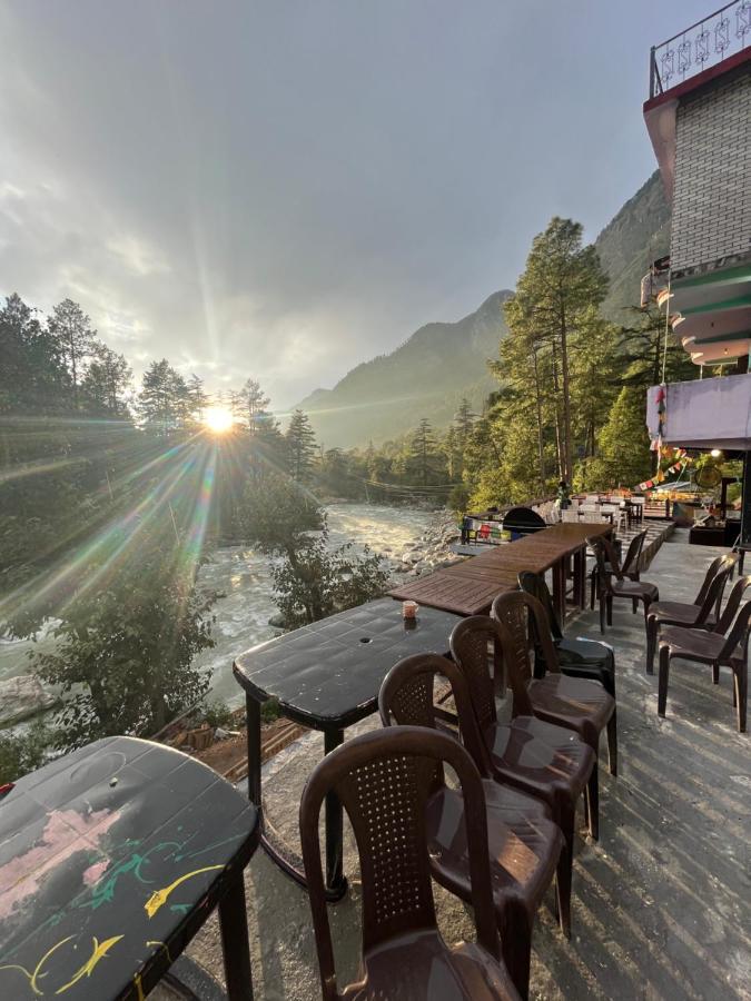 Shanti Cafe & Hostels Kasol Ngoại thất bức ảnh