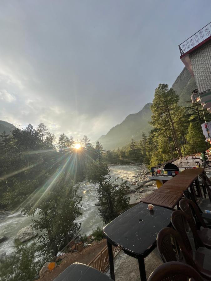 Shanti Cafe & Hostels Kasol Ngoại thất bức ảnh