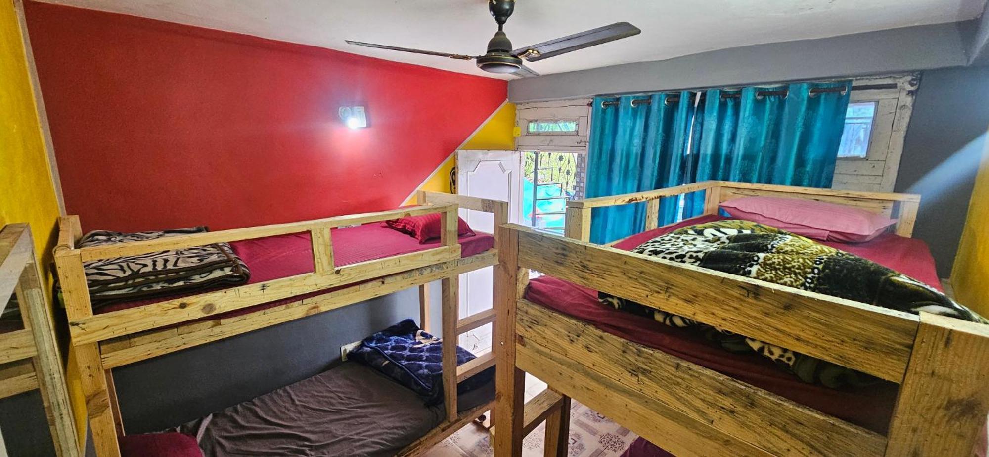 Shanti Cafe & Hostels Kasol Ngoại thất bức ảnh