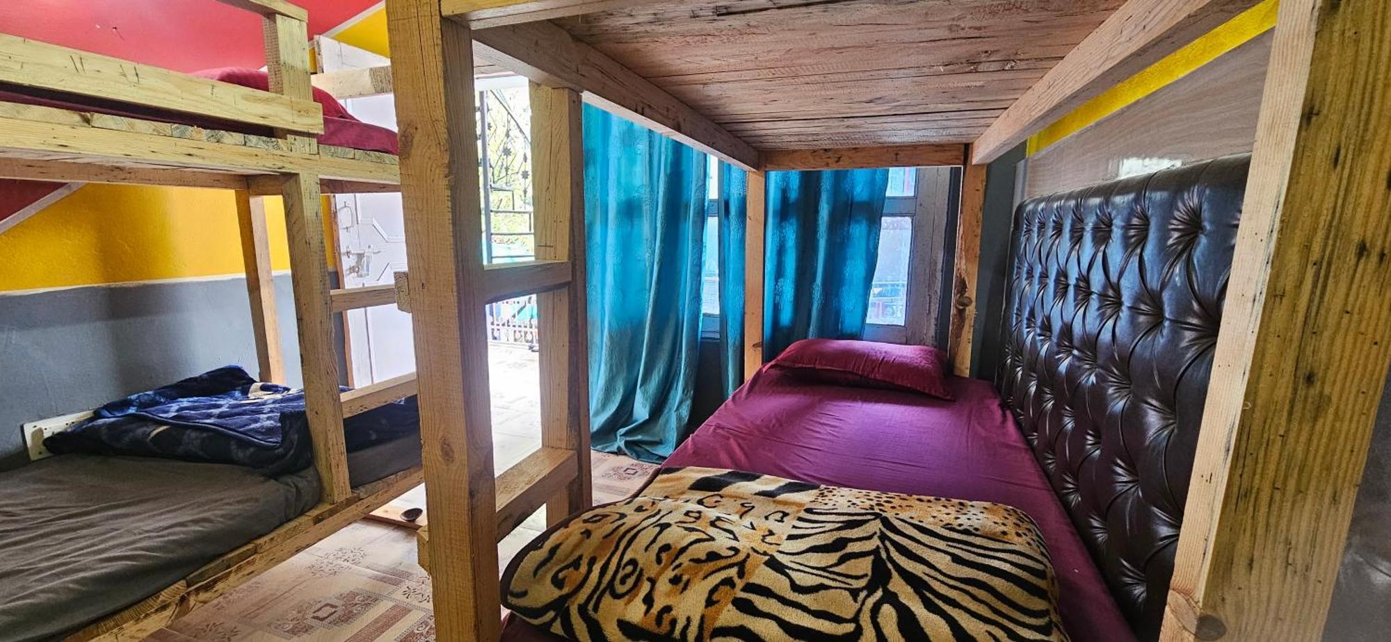 Shanti Cafe & Hostels Kasol Ngoại thất bức ảnh
